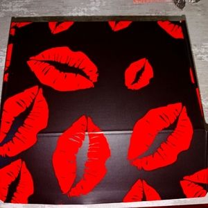 Sweet Kisses Mystery Beauty Box